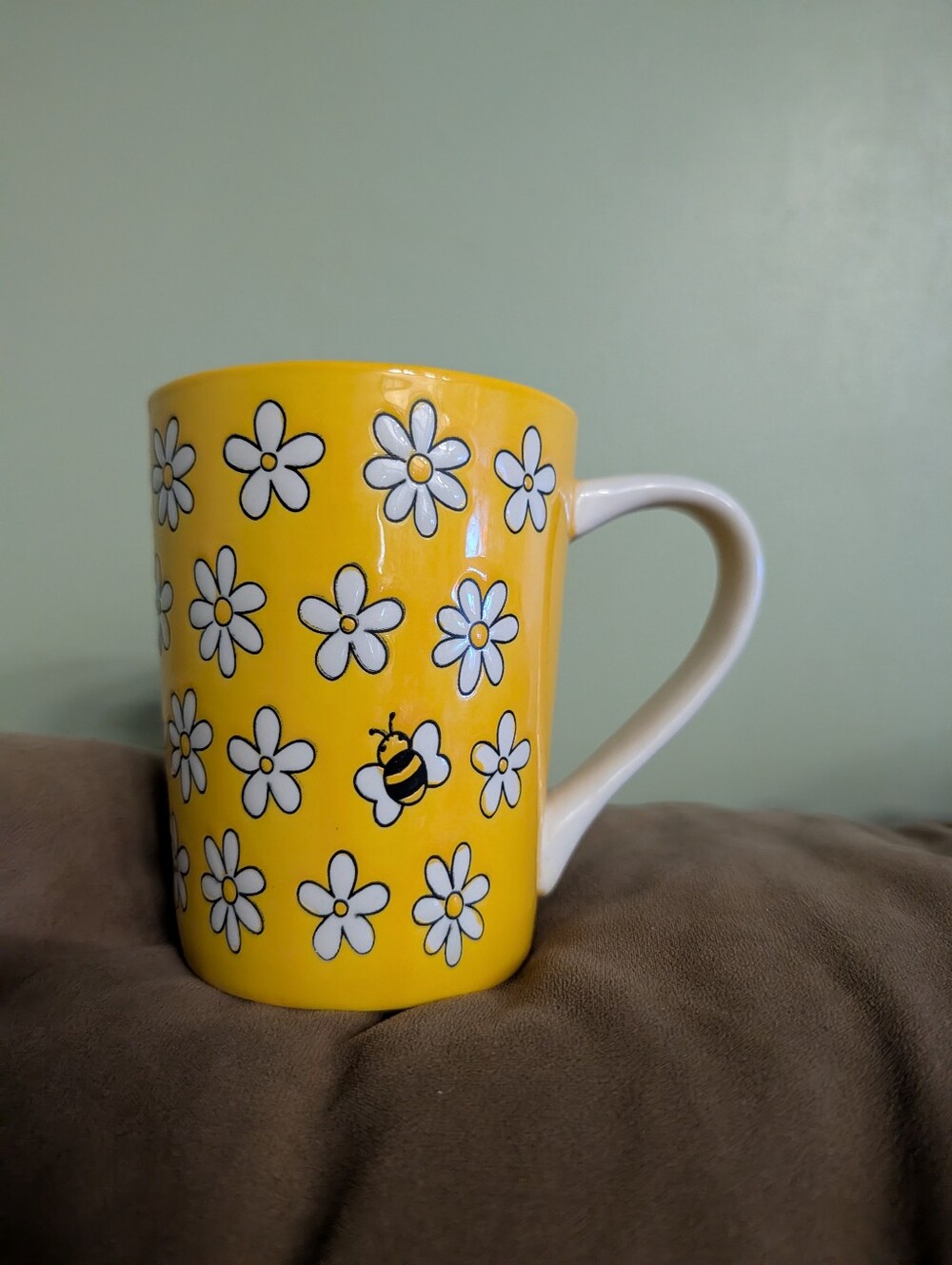 Amazon Yellow Daisy & Bee Ceramic Mug with White Handle